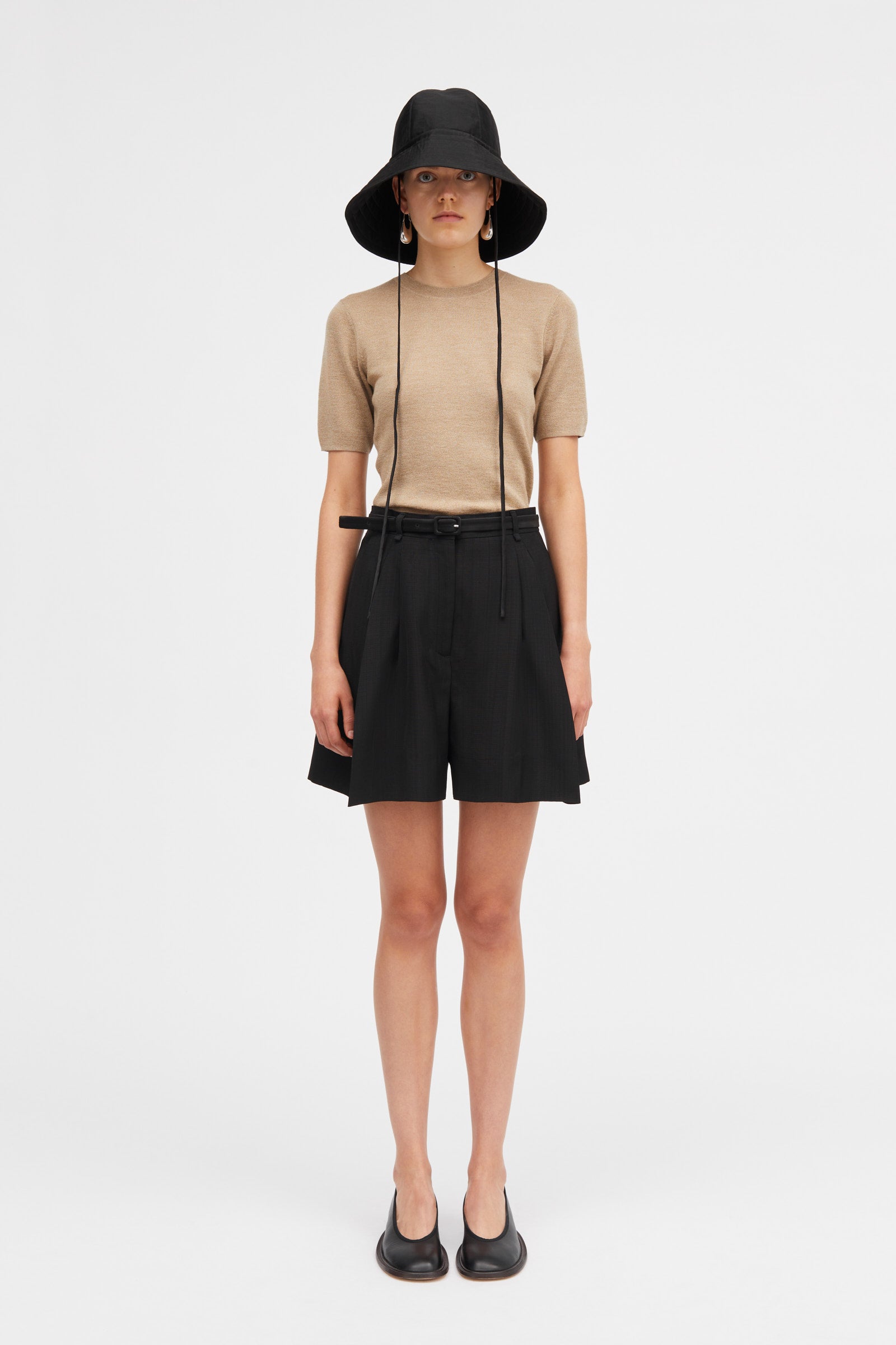 MKDT Studio Prisk Pants Shorts BLACK