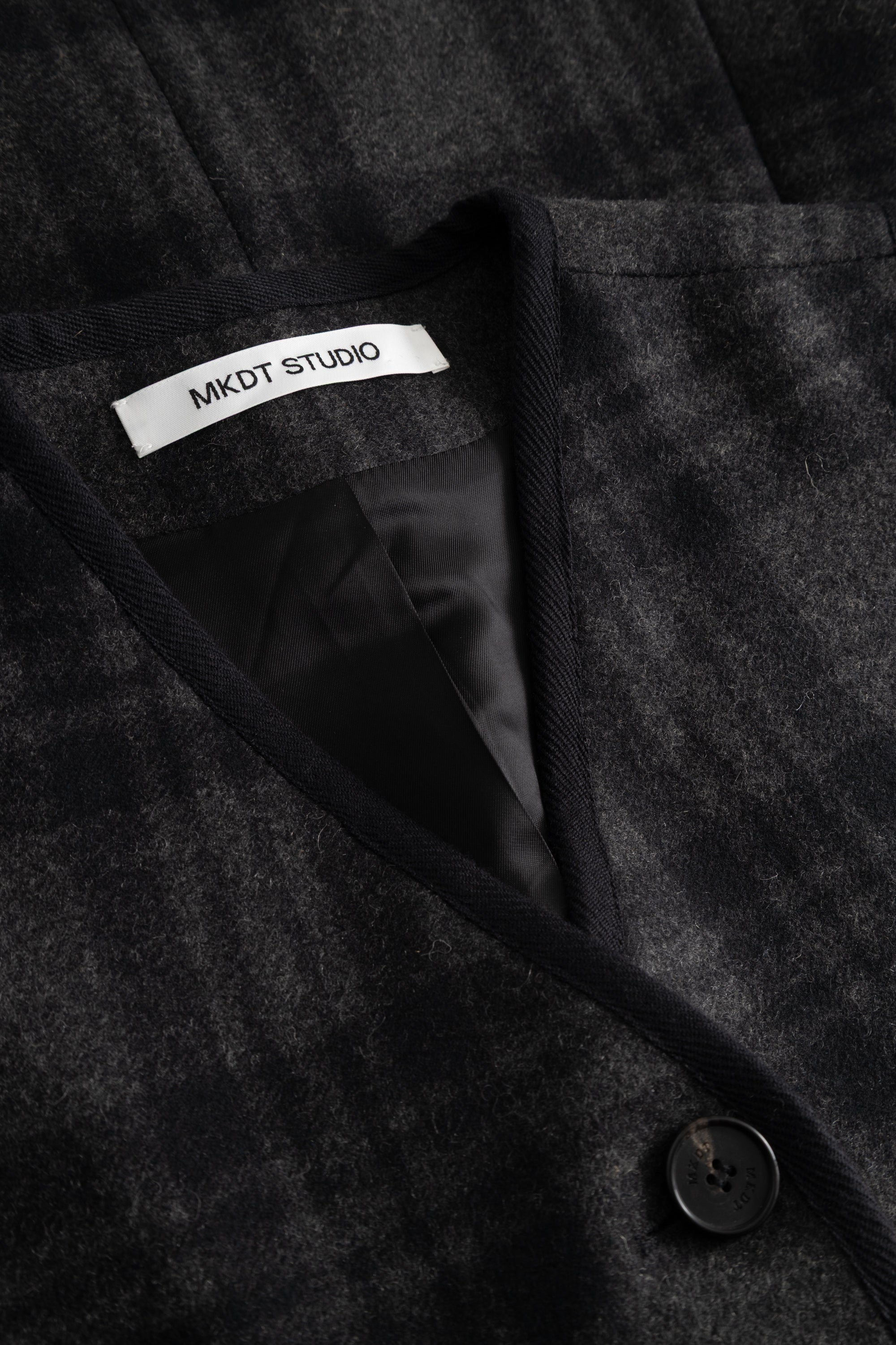 MKDT Studio VIENNA CHECK VEST Vest BLACK