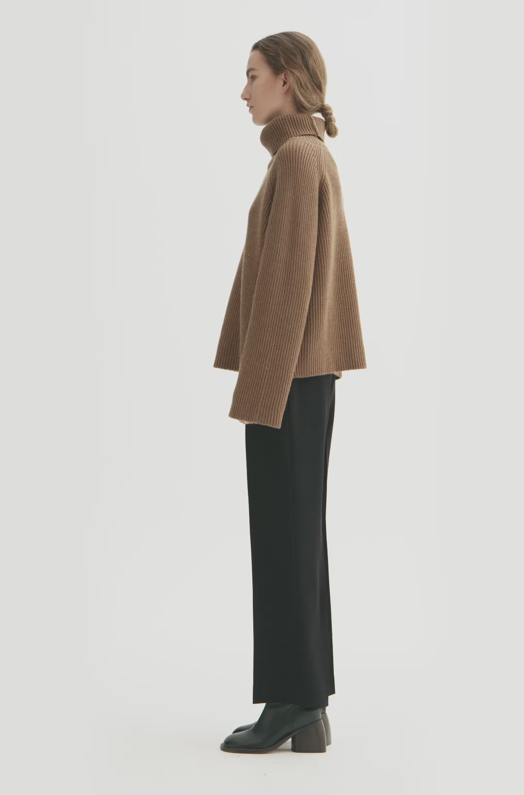 MKDT Studio KARLOTTA MERINO Sweater WALNUT